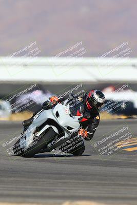 media/Jan-14-2024-SoCal Trackdays (Sun) [[2e55ec21a6]]/Turn 16 Set 2 (1125am)/